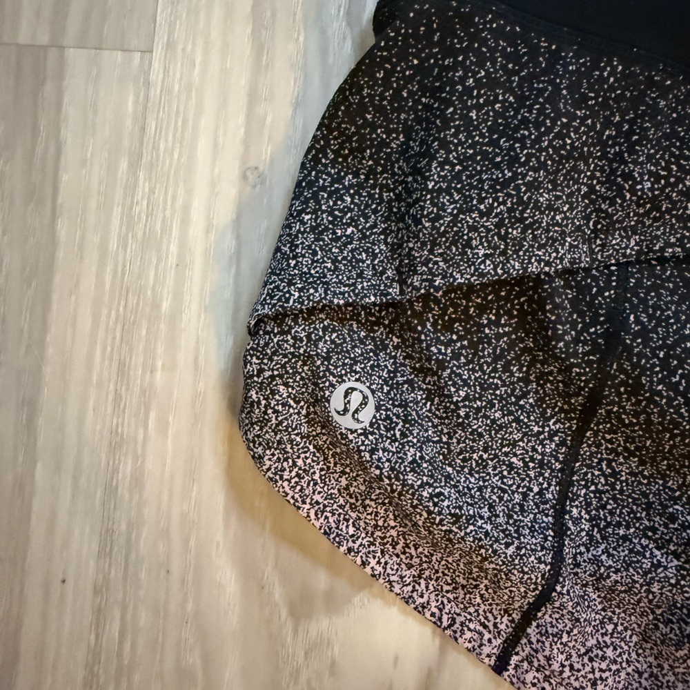 Lululemon Speed Up Short 2.5” Ombre Speckle Stop Print Vintage Pink Black Size 4 - Picture 7 of 8